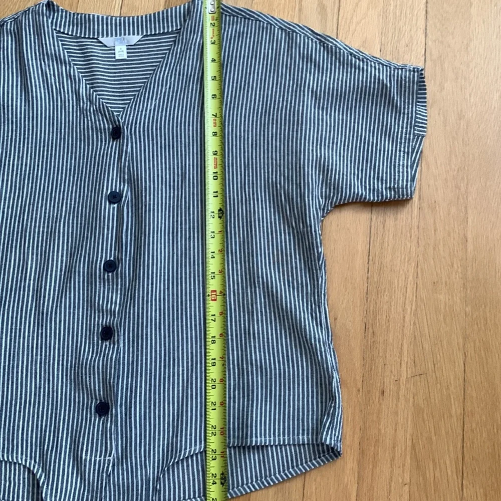 Time and Tru, small black/white stripe button down short sleeve tie bottom top - Picture 5 of 8